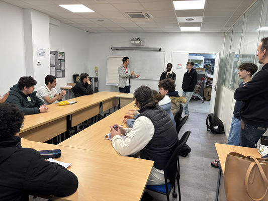 Lycee_forest's tweet photo. 🚀 Immersion réussie pour nos Terminales MELEC !
Le Lycée F. Forest &amp; @SchneiderElecFR  renouvellent l'action "Classe en entreprise" à Saint-Priest. ⚡️
Une synergie École-Entreprise essentielle pour former les talents de demain. 🎓🤝
#Formation #Electrotechnique #InsertionPro https://t.co/q75iEh0KA7