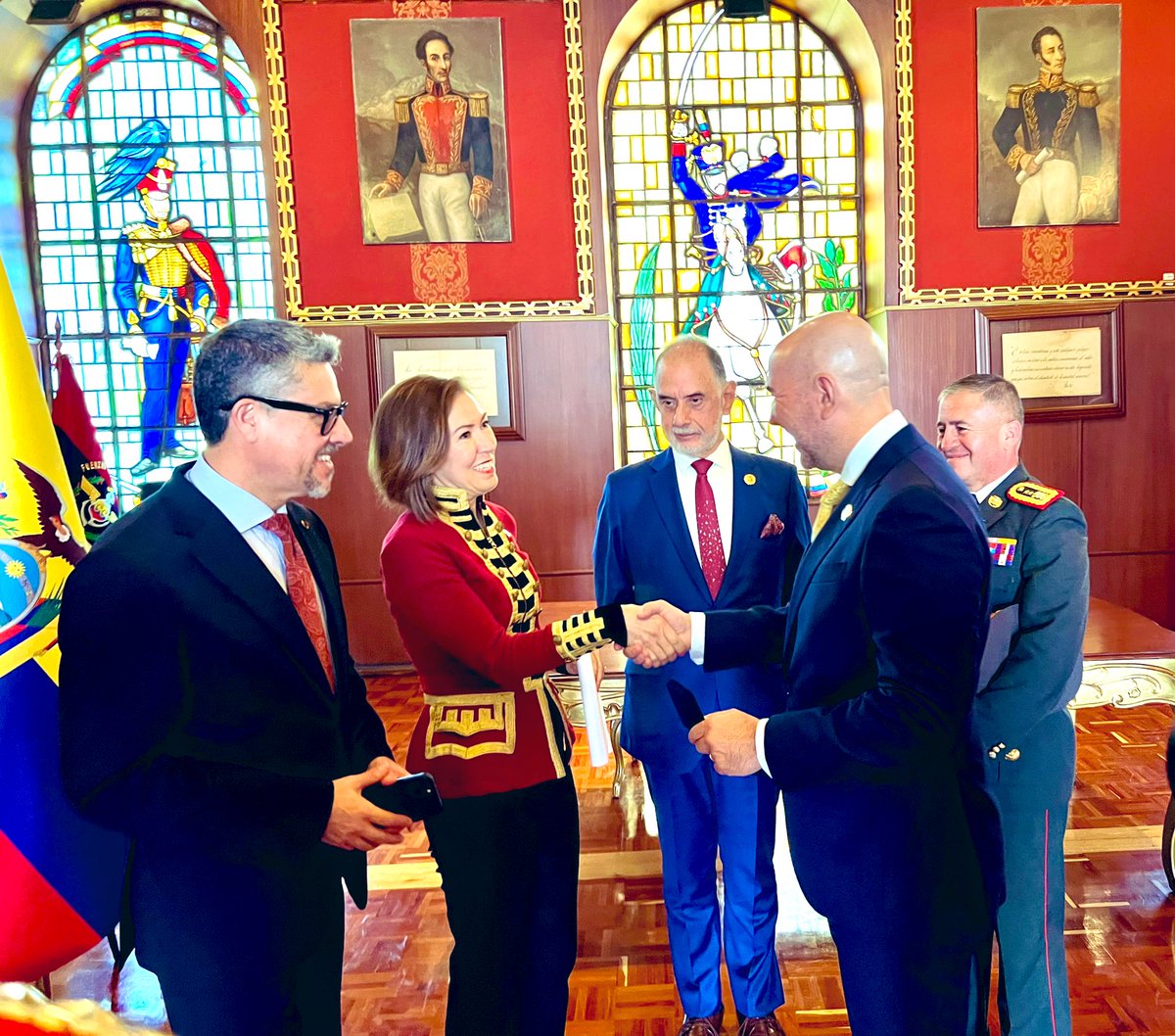 Askeri Çerçeve Anlaşması, Ankara’da ahiren Milli Savunma Bakanımız Sayın Yaşar Güler, Kito’da ise bugün düzenlenen törenle Ekvator Milli Savunma Bakanı Gian Carlo Loffredo tarafından imzalandı. Anlaşma, #askeri ve #savunma işbirliğimizde yeni bir aşama teşkil ediyor.