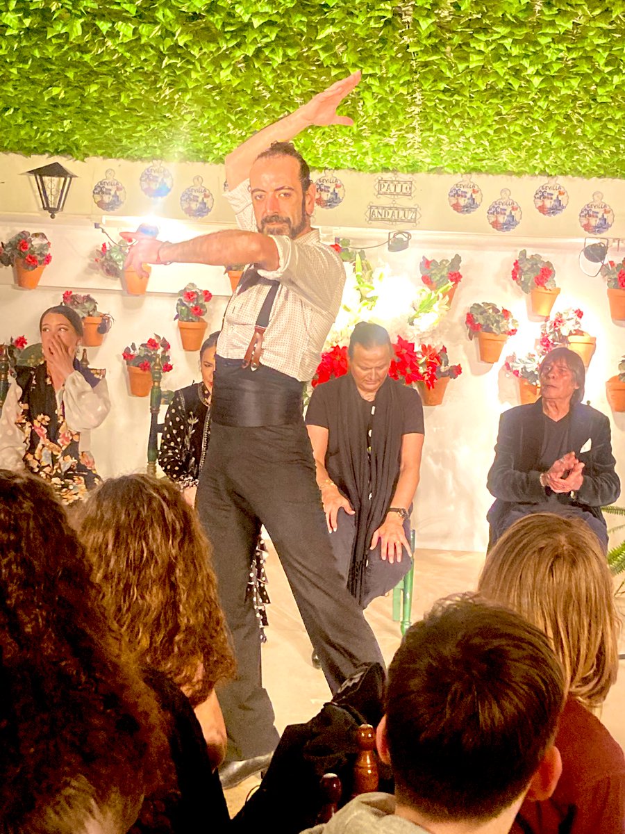 Ms Dempsey tweet media