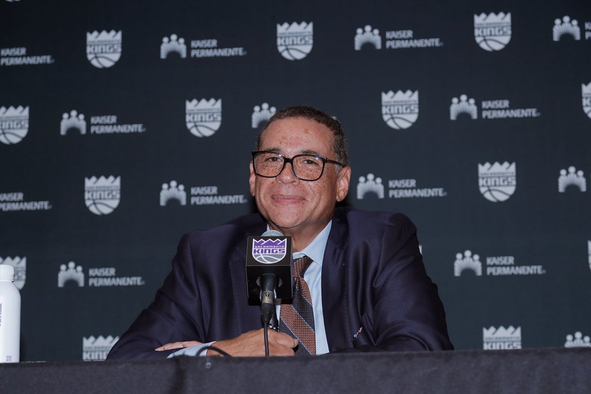 thatl0calguy's tweet photo. Scott Perry's trade deadline:

- attached Keon Ellis to Dennis Schroder to get off the contract he gave to Schroder
- acquired DeAndre Hunter to make the Kings a luxury tax team while saving the Cavs $50 million
- sent a 2nd round pick to Chicago with Dario Saric

GENIUS 🔥🔥🔥 https://t.co/us14TFbXa5