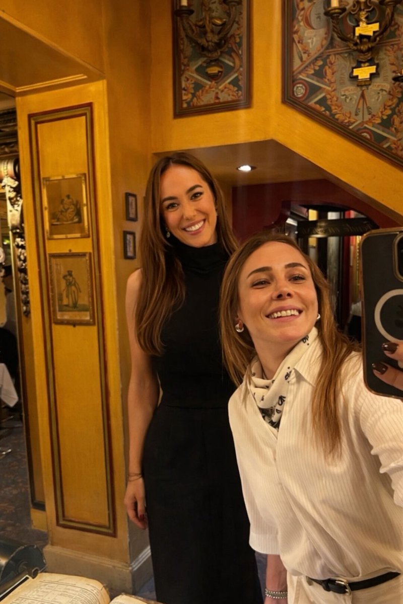 Buluşmuşlarr??
#benleman #sahlem #duybur <a href="/duygusarisin/">Duygu Sarışın</a> <a href="/terziogluburcin/">Burçin Terzioğlu</a>