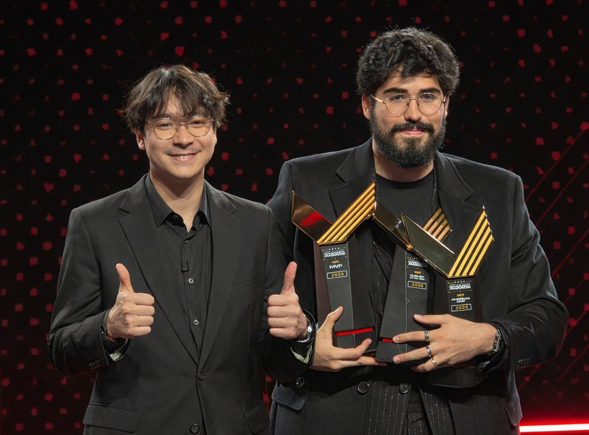 La noche de ayer se llevaron a cabo los TenZ VALORANT Community Awards, una premiación impulsada por la comunidad para destacar el rendimiento individual en VCT y Game Changers.

Aspas fue elegido como el  MVP destacado durante el 2025, mientras que daiki se quedó con el MVP de