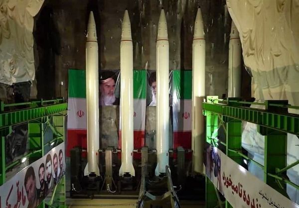 mersad313m's tweet photo. گذشت روزهایی که دستمان خالی بود
الان با ایمان به پروردگار متعال رسیدیم به جایی که جزو پنج کشور دنیا در قدرت نظامی شدیم. 
و این ها همه به برکت انقلاب و خون شهدایمان است.
#انقلاب_مردم
#همیشه_پیروز https://t.co/CnZdJ2n1My