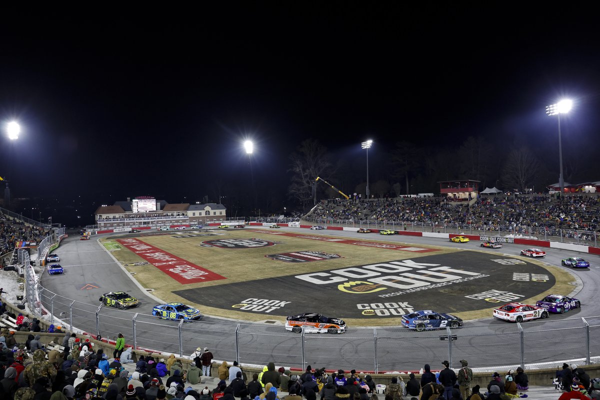 Quaker State tweet media