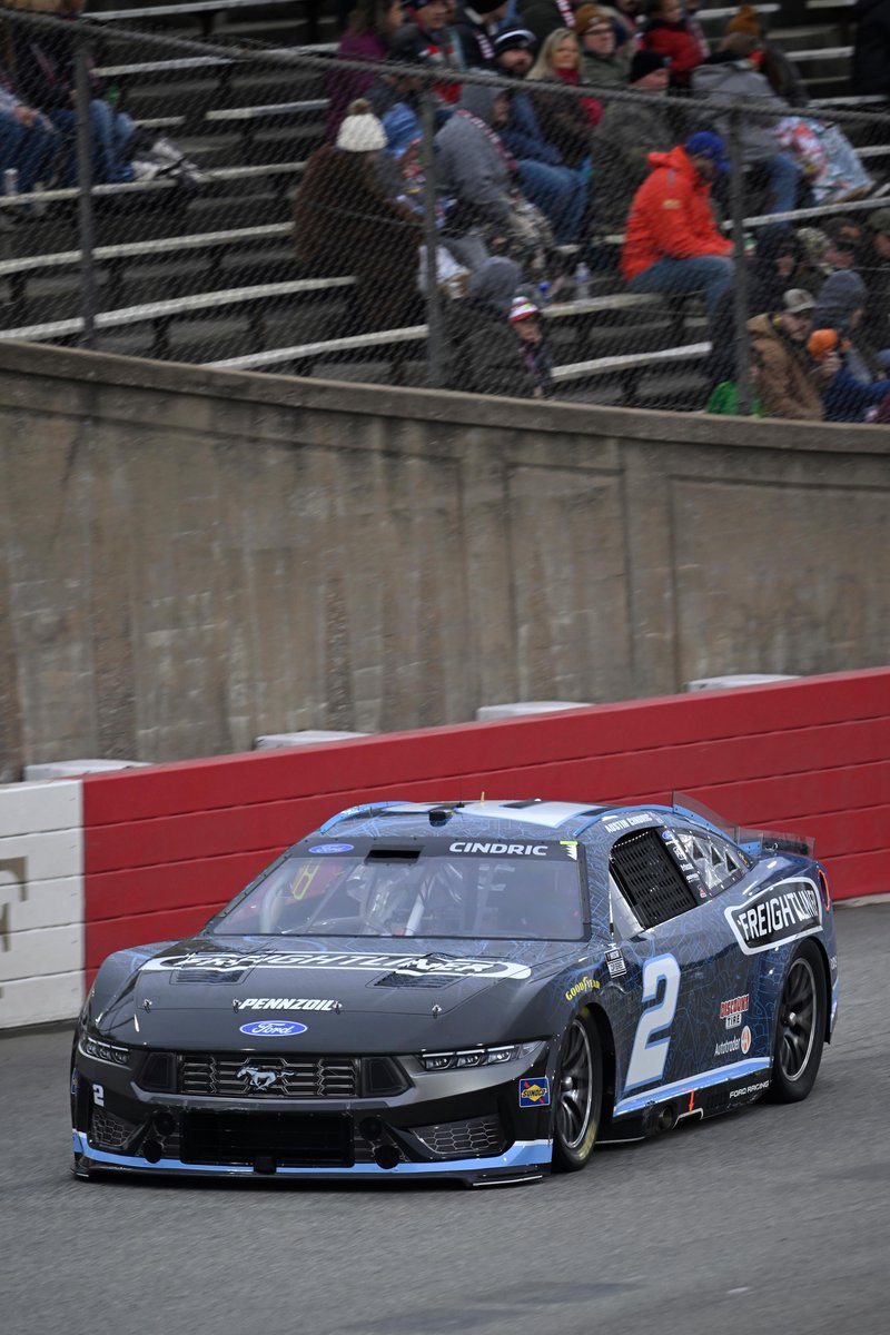 Quaker State tweet media