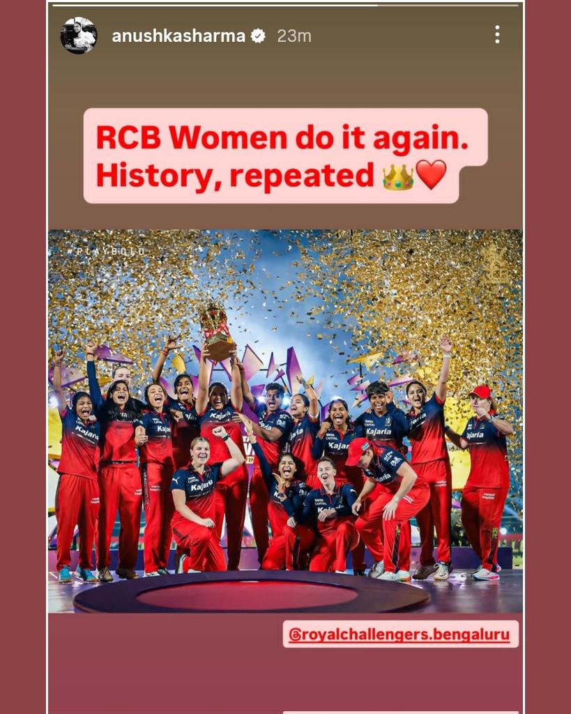 filmfare's tweet image. #AnushkaSharma hails #RoyalChallengersBangaluru women's team as they lift the #WPL trophy. 🎉

#Trending #RCB