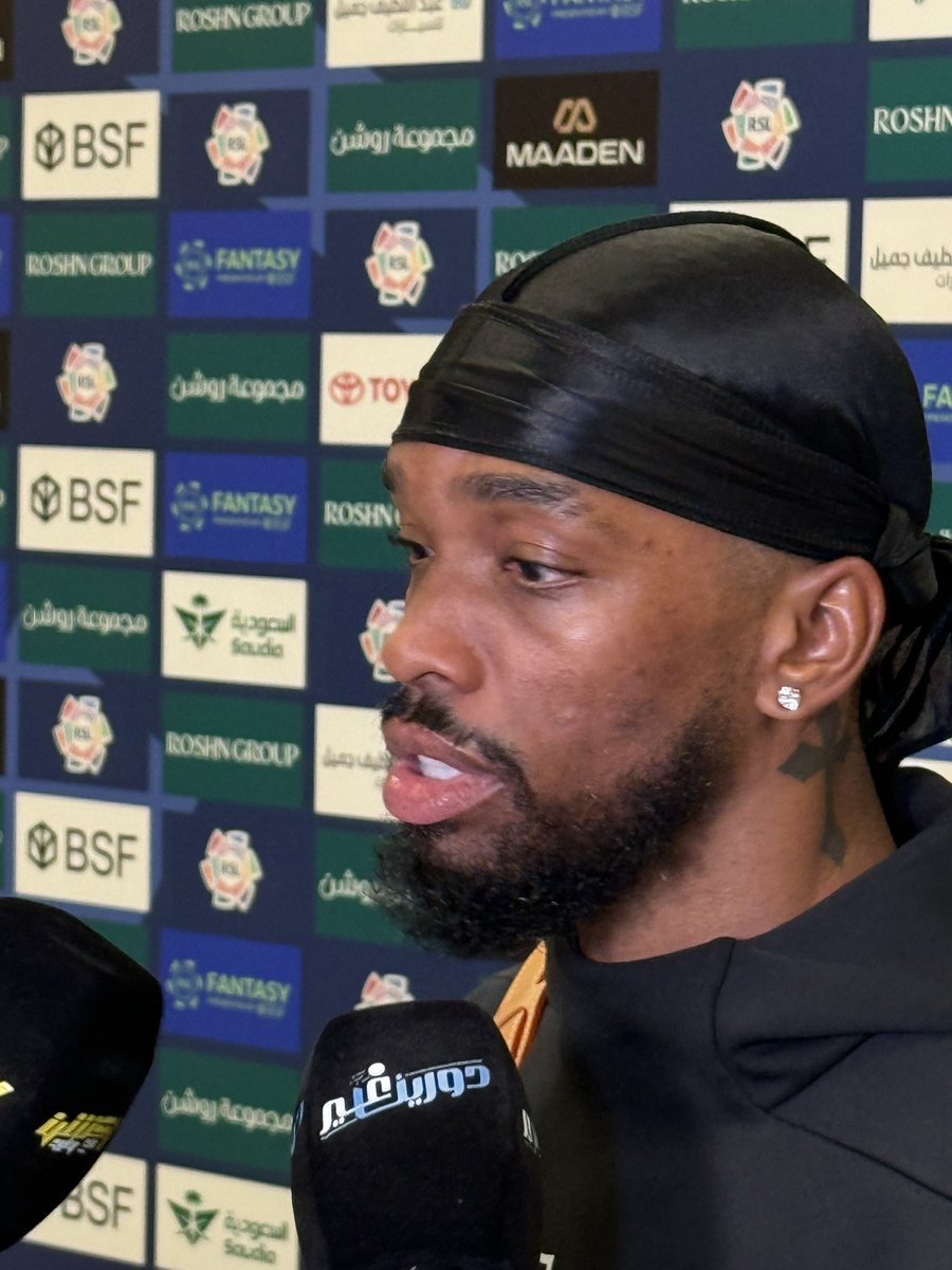 عمرو tweet media