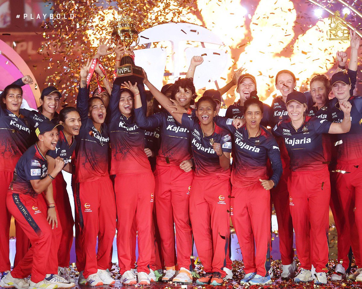 Pratima670's tweet photo. RCB❤️❤️❤️

3 times winner in 3 consecutive years 👑🔥

#WPLFinal #SmritiMandhanna
 #WPL2026 #RCB 
#RCBvsDCW https://t.co/OsNQE48EDJ