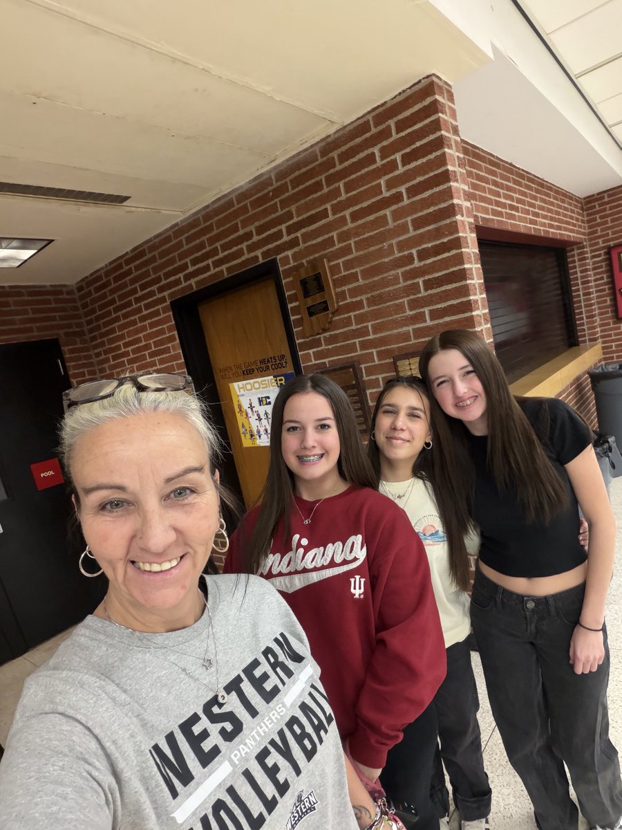 WesternPanthersVB tweet media