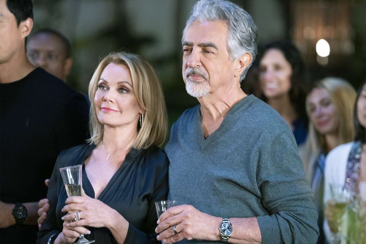 this death makes me so mad for two reasons: 1. i liked krystall 2. widowed rossi is so fucking annoying