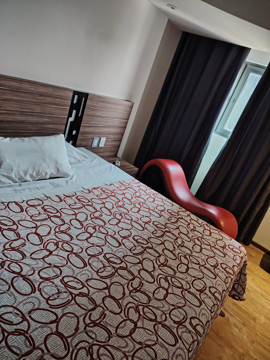 Os, Single tweet media