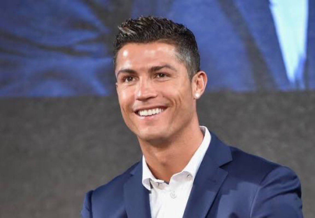 MohamedNajeeb_5's tweet image. الدون يعز علي خروجك إن كان علاقتك قد انتهت بالنصر
لا أعلم السبب
ولكن إبقي في النصر فأنت المدافع القوي عن حقوق نادي يطارده ظلم التحكيم وظلم اللجان وظلم الصندوق
أما أن تطلب بالمساواة في الدعم من الصندوق الذي يمتلك عدد من الأندية
صندوق الأجيال  يعاني أزمة اقتصادية طاحنة حاله من حال…