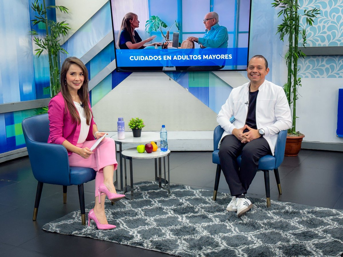 💙 Cuidar a nuestros adultos mayores es un acto de amor y responsabilidad.
 Gracias al Dr. Luis Bermudez, geriatra, por acompañarnos en Salud TV y compartir claves esenciales para una vejez más saludable, digna y activa. 👵👴
 ¡Seguimos aprendiendo juntos!

#SaludTV #Adulto