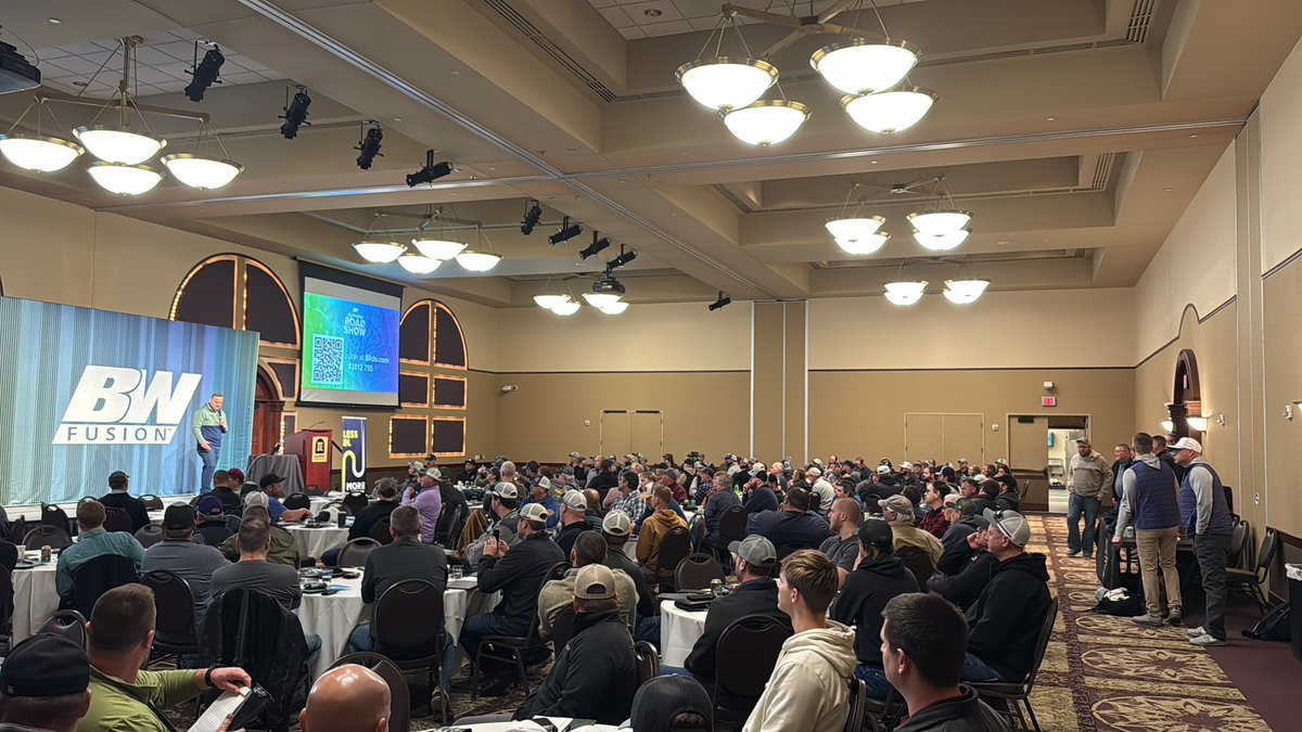 Bucktheagguy's tweet image. Standing room only at Manhattan roadshow. @bw_fusion