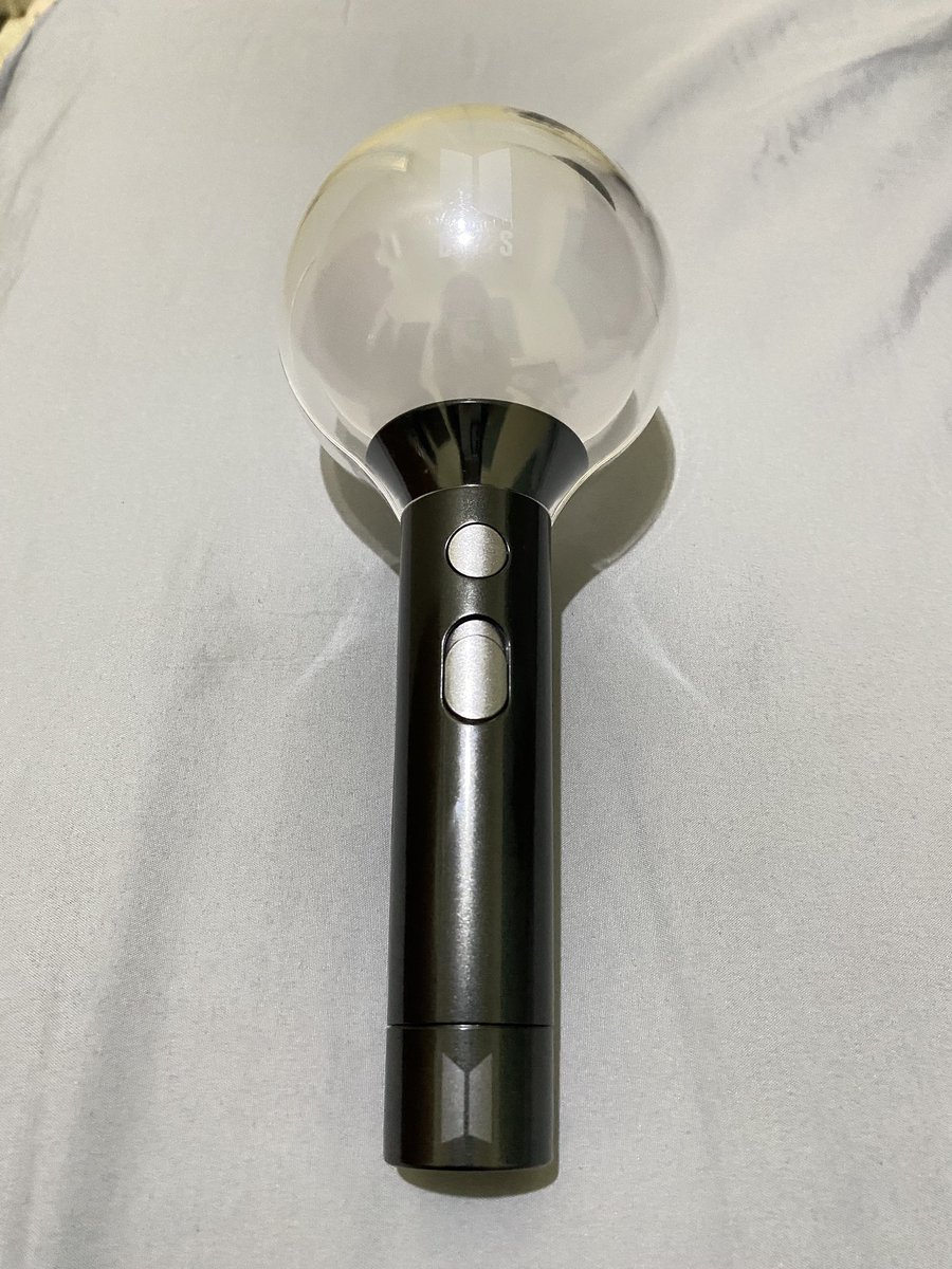 haneul613's tweet photo. #WTS Lighstick BTS Armybomb SE Ver.

💸 Price 400k

💜 Dom Jakarta, bisa COD, bisa shop*e
💜 MULUS, Good Condi
💜 Include Box, Pouch, PC 7 member ofc
💜 BONUS Poster Butter OFFICIAL

#BTS #BTSComeback2026 #ARMYBOMB #btsarmy https://t.co/NSA7AyH6gv