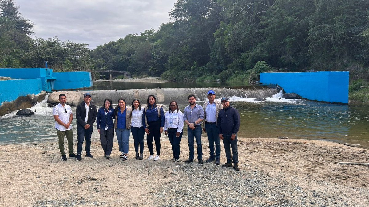 faodominicana's tweet photo. 🌱 Dos días en las subcuencas Mao y Guayubín: diálogo con comités comunitarios para el Plan de Partes Interesadas y recorrido con productores locales. 
Avanzamos en Adaptación basada en Ecosistemas para proteger agua, medios de vida y resiliencia en zonas áridas de 🇩🇴.
@BCIE_Org https://t.co/ajdkn6cAnn
