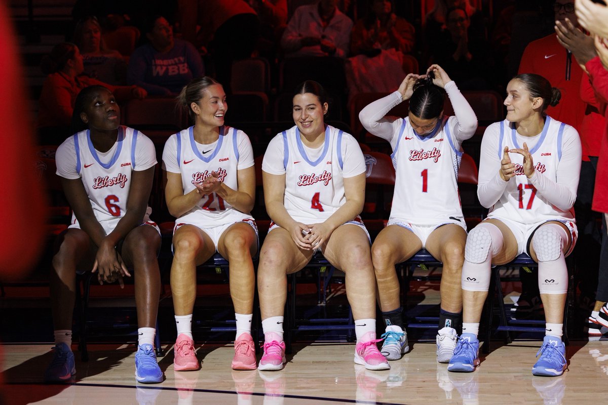 LibertyTix's tweet photo. 🎀PINK OUT🎀 this Thursday with @LibertyWBB! Make sure to get your tickets now!

https://t.co/7HKuFCcQfB https://t.co/gs7FBgmjF9