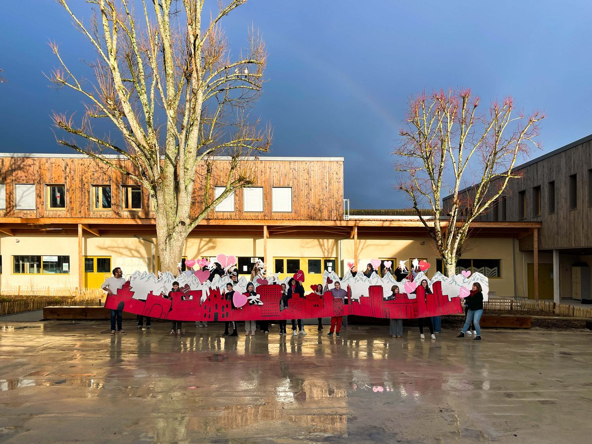 asvelasca's tweet photo. 🌈 Our next tifo, for the BIG game on 15 February, is a collective artwork created with 28 school pupils (ages 10-13) from the CHAAP-HDA programme (with a focus on Visual Arts and Art History) at Collège Joseph Crocheton in Veuzain-sur-Loire 🇫🇷. [ 🤝 Fondation du Doute ] #fluxus https://t.co/53RcachS6A