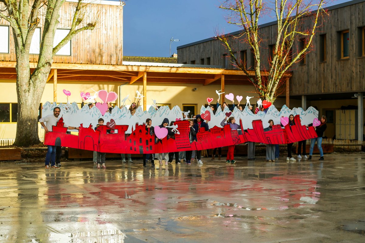 asvelasca's tweet photo. 🌈 Our next tifo, for the BIG game on 15 February, is a collective artwork created with 28 school pupils (ages 10-13) from the CHAAP-HDA programme (with a focus on Visual Arts and Art History) at Collège Joseph Crocheton in Veuzain-sur-Loire 🇫🇷. [ 🤝 Fondation du Doute ] #fluxus https://t.co/53RcachS6A