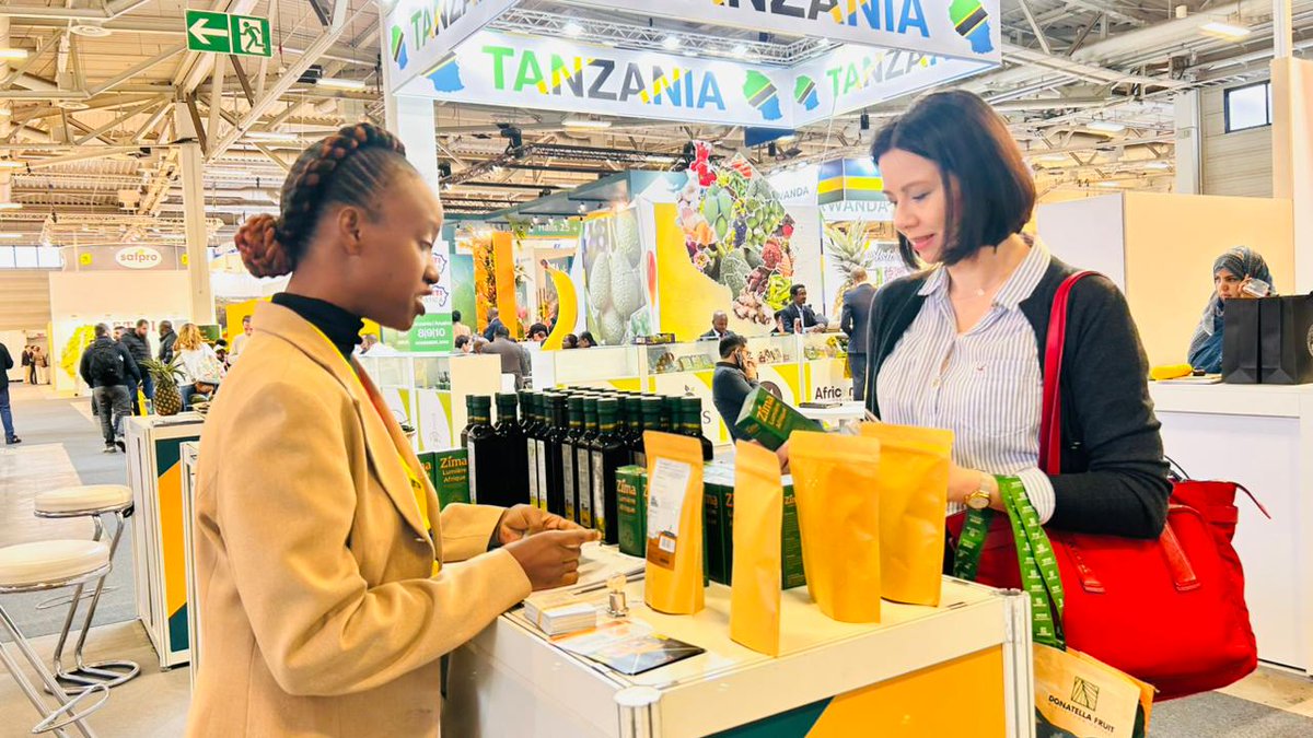 PSF_Specialized's tweet photo. Through the #VIBEProgram, we are proud to showcase women-led and inclusive agribusinesses at #FruitLogistica2026 in Berlin, Germany .We support our members to access global markets, promote quality exports and drive inclusive trade. 📍Messe Berlin | Hall 26 | B-80
@ITC_SheTrades https://t.co/yubRDd7z09