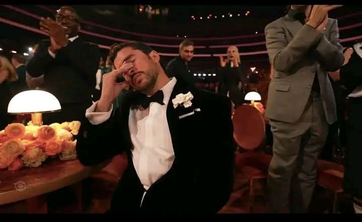 Yo cuando me ponen "Enamorate De Alguien Más"