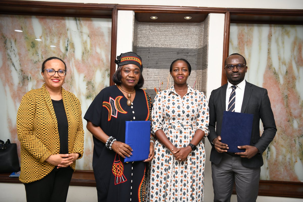 unwomenrwanda's tweet photo. This week, outgoing UNW Rep.@JennetKem &amp; OIC @Tikikel met @RwandaICT Minister @MusoniPaula &amp; PS @erasterurangwa to explore strategic areas of continued partnership under a shared MoU to enhance women`s &amp; girls` inclusion, transformation &amp; leadership in Rwanda`s #DigitalEconomy. https://t.co/bFvaVFj7nb