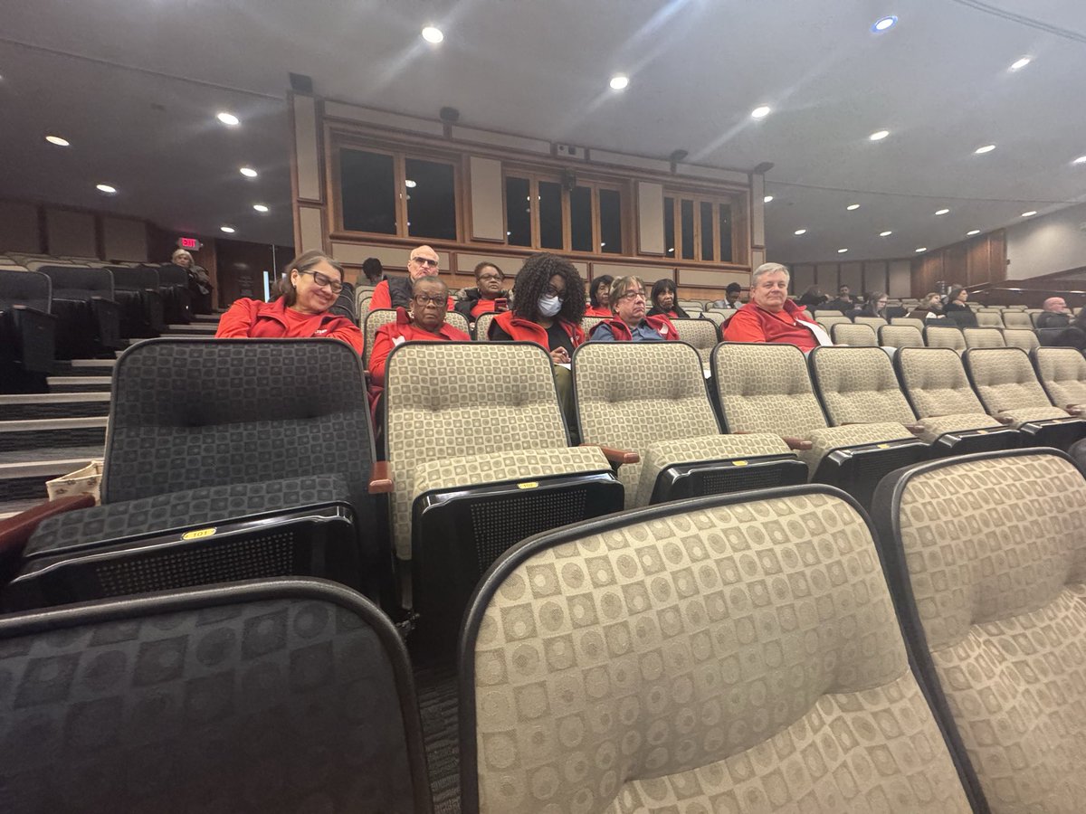HuilinNY's tweet photo. Group of volunteers here at Human Services Budget Hearing.@AARPNY https://t.co/hTExRCXnXK