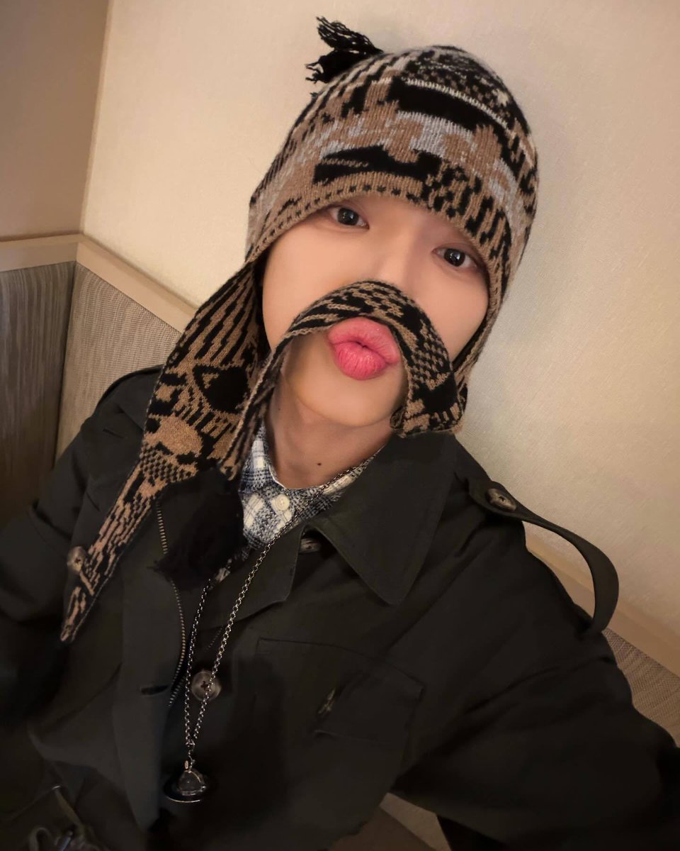 SoyHermanaS's tweet photo. Harua is such a cutie.
He always lifts my mood — I really adore him 💚
#harua #andteam https://t.co/qWFNLDRWQB