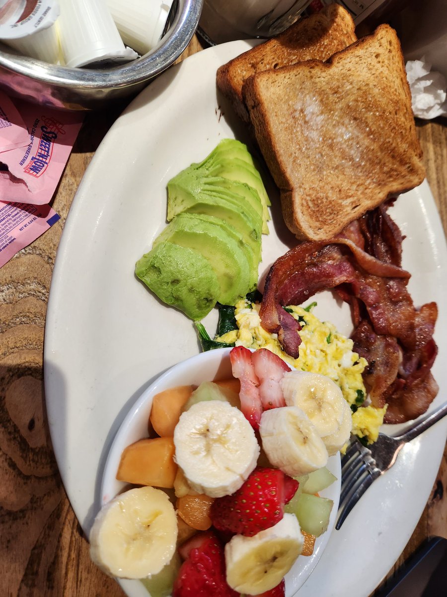 JohnLukeNYC's tweet image. #BreakfastTime At The 24 Hiur Diner! Yummy 😇 😋😋😋