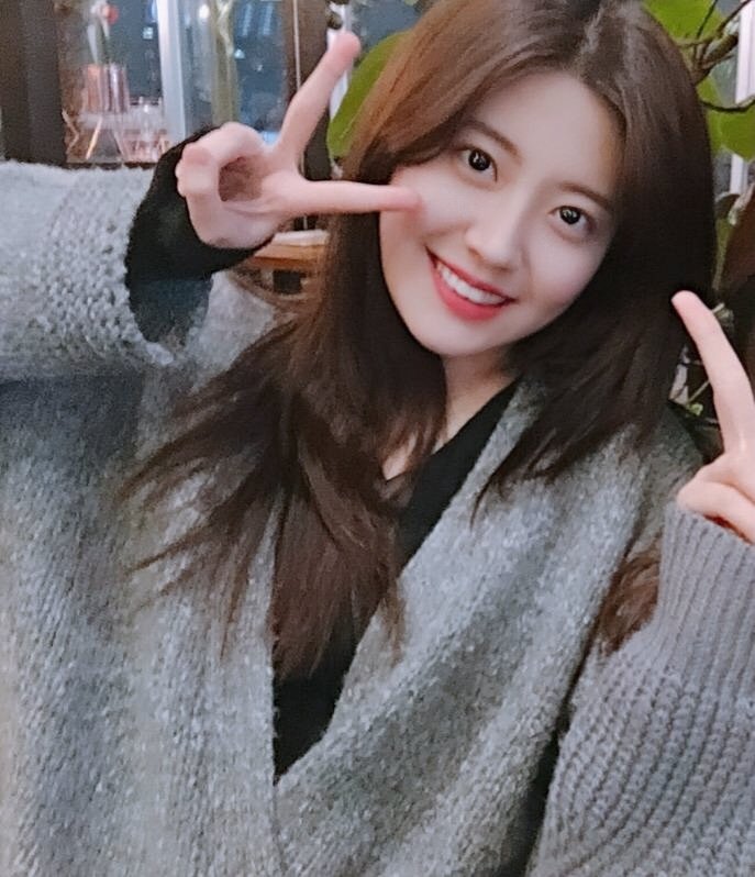 nanas301's tweet photo. 여친짤 권위자 https://t.co/wP2ZRiAAvL