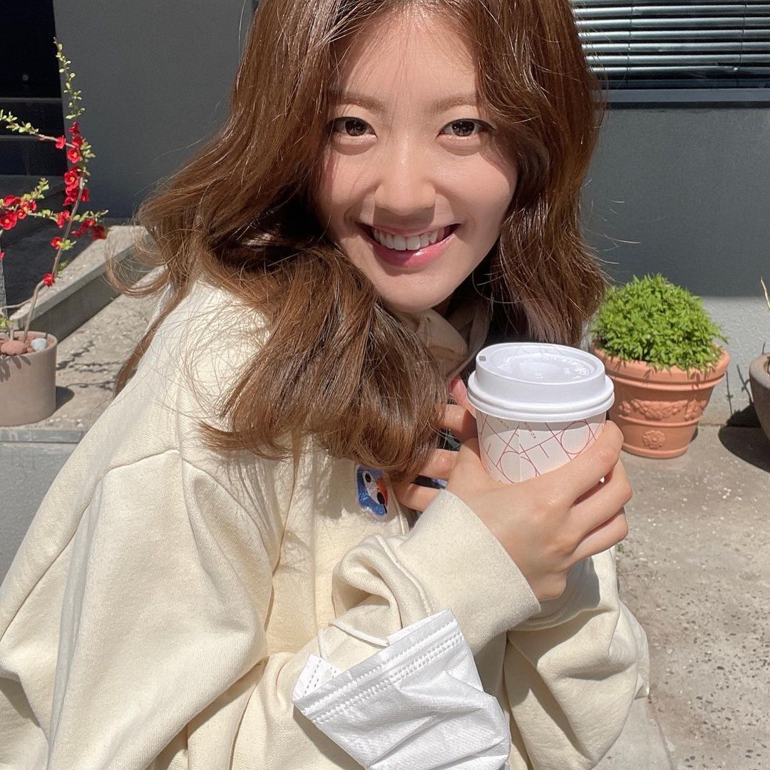nanas301's tweet photo. 여친짤 권위자 https://t.co/wP2ZRiAAvL