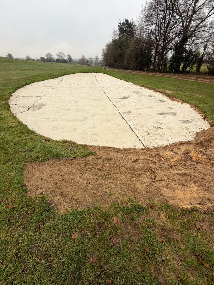 Very wet cold and windy day <a href="/KilworthSprings/">Kilworth Springs</a> Gc today installing <a href="/BunkerMat_com/">Whitemoss Eco - Innovative Golf Course Solutions.</a> into 7 bunkers. 
Thanks to Paul and the lads for the hot chocolates