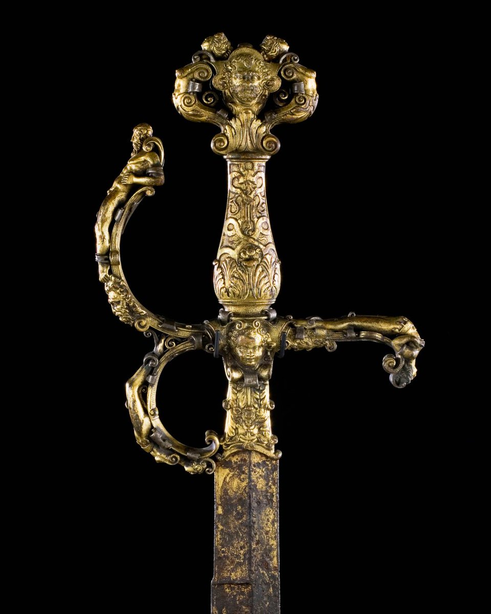 MuseeArmee's tweet photo. [#BelObjet] Cette somptueuse épée de parement, au pommeau richement orné et à la lame d’une exécution parfaitement maîtrisée, provient de la célèbre collection Pauilhac.✨ https://t.co/x5znCPO2nr