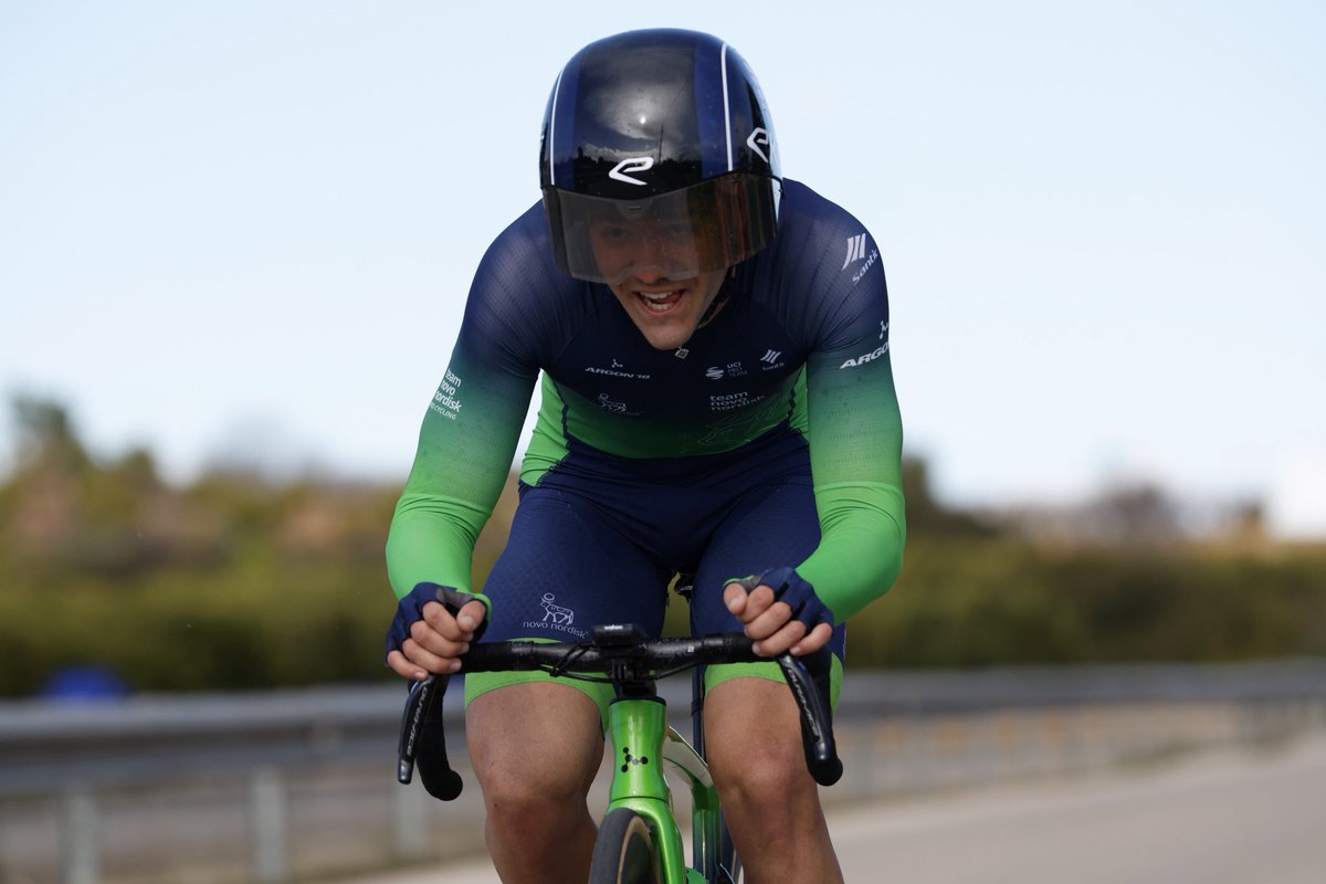 teamnovonordisk's tweet photo. #VCV2026🇪🇸
Neutralized GC due to the strong winds out on the course today and no TT bikes used, this meant the boys put the new @Argon18bike #NitrogenPro through its paces 💨💨
📸 @SprintCycling
#DrivingChange #Diabetes https://t.co/bAkuMZrWkT