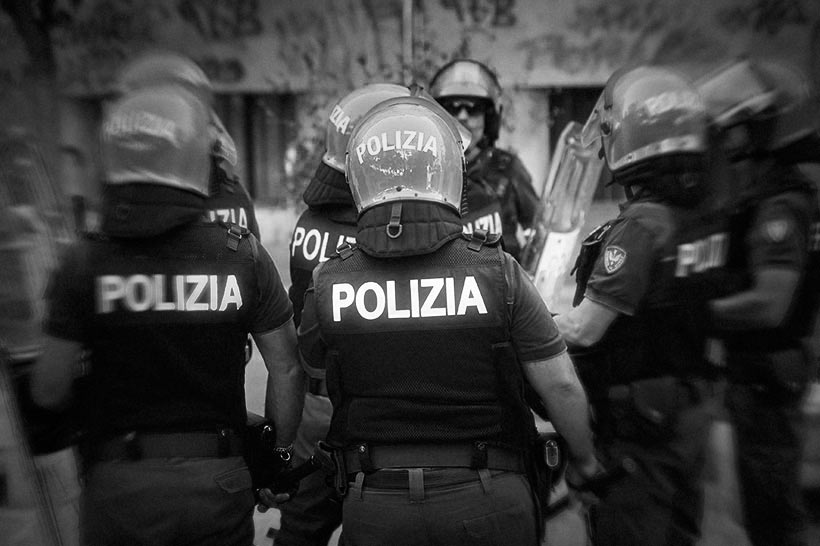 antimafia2000's tweet photo. Se la sicurezza dimentica la convivenza - #Torino #caselli #giancarlocaselli https://t.co/jnLhCqtCOw https://t.co/pDU84vbD19