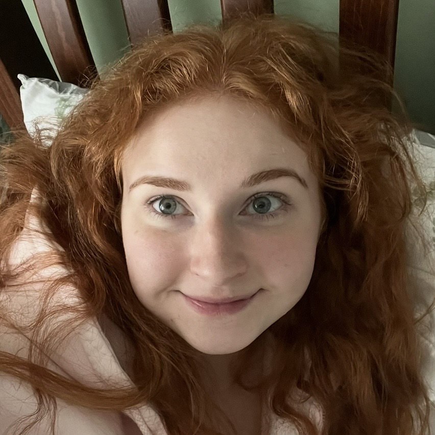 autumnrain_7's tweet photo. selfie from my bed profile picture <3 https://t.co/f1tNaLDrOY