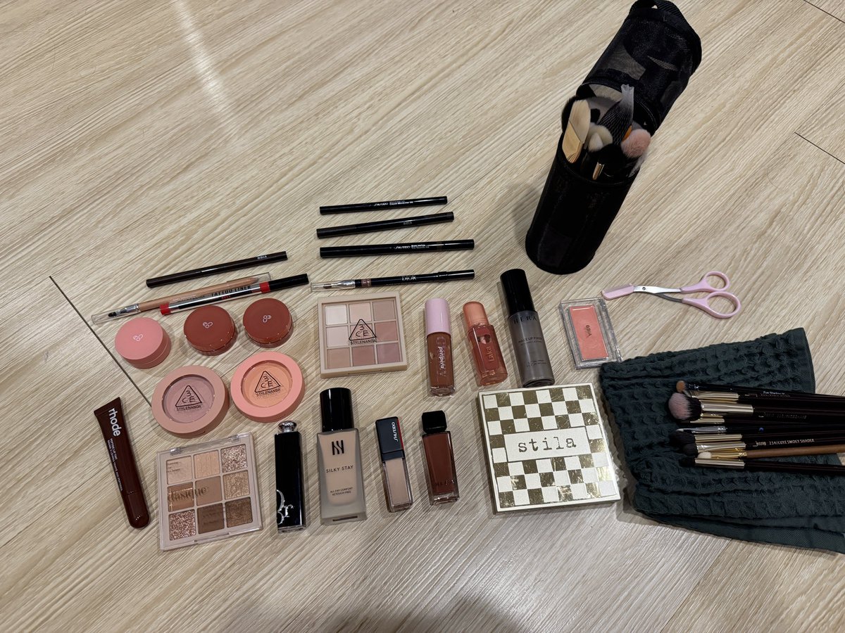 Alexantee tweet media