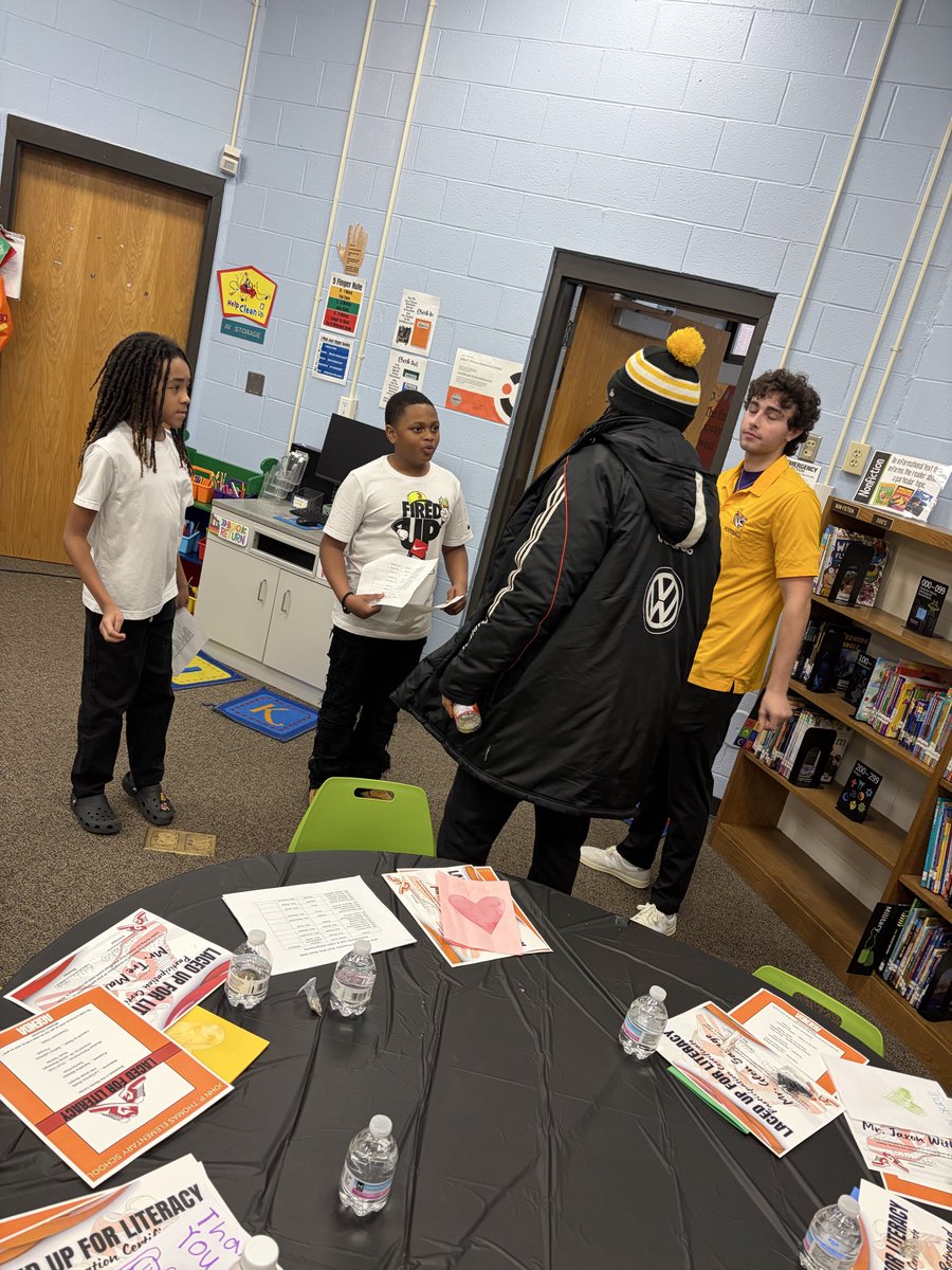 DemeriusWise's tweet photo. @GoTigers_FB Had a great time at JP Thompson elementary school in columbia sc. we read, ate and laughed definitely with the kids and even shadowed boxed ifykyk. We will be back soon Go tigers!! https://t.co/8zxgGU4tDd