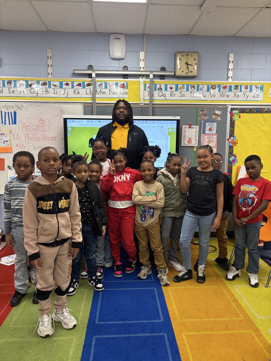 DemeriusWise's tweet photo. @GoTigers_FB Had a great time at JP Thompson elementary school in columbia sc. we read, ate and laughed definitely with the kids and even shadowed boxed ifykyk. We will be back soon Go tigers!! https://t.co/8zxgGU4tDd