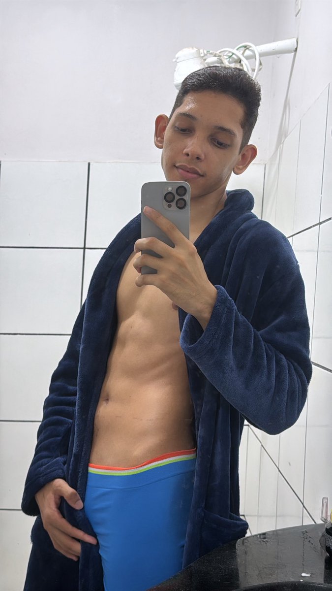 Proibido vê minha foto e não deixar um oizinho nos comentários estou de 👀 vou responder todos 🥰🥵