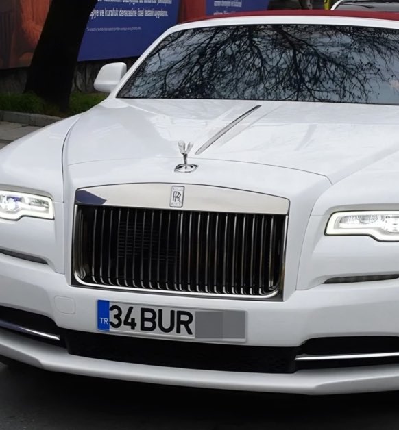 Burak Özçivit, yaklaşık 40.000.000 TL değerindeki yeni aracıyla görüntülendi.

#KSvBJK #ETHUSDT #unutmadık "Ekrem İmamoğlu"#Epsteindosyalari Adıyaman taylan singo