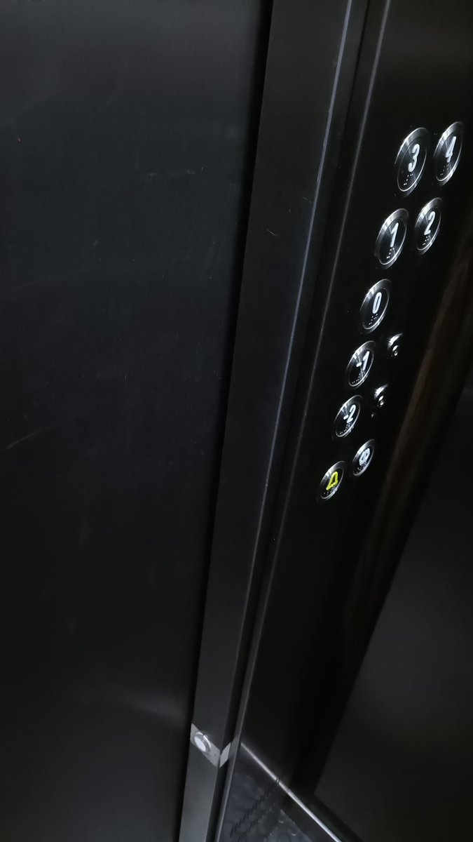 Mi gente me quedé atrapada en un ascensor, algún consejo?