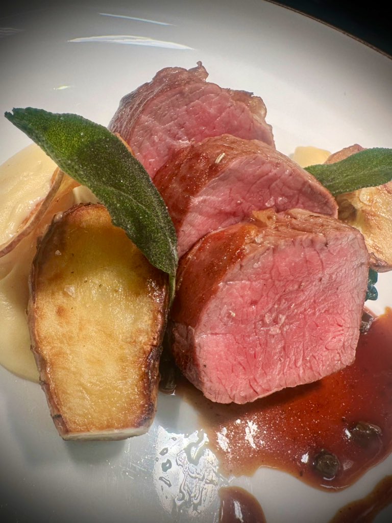 Square Bistro tweet media