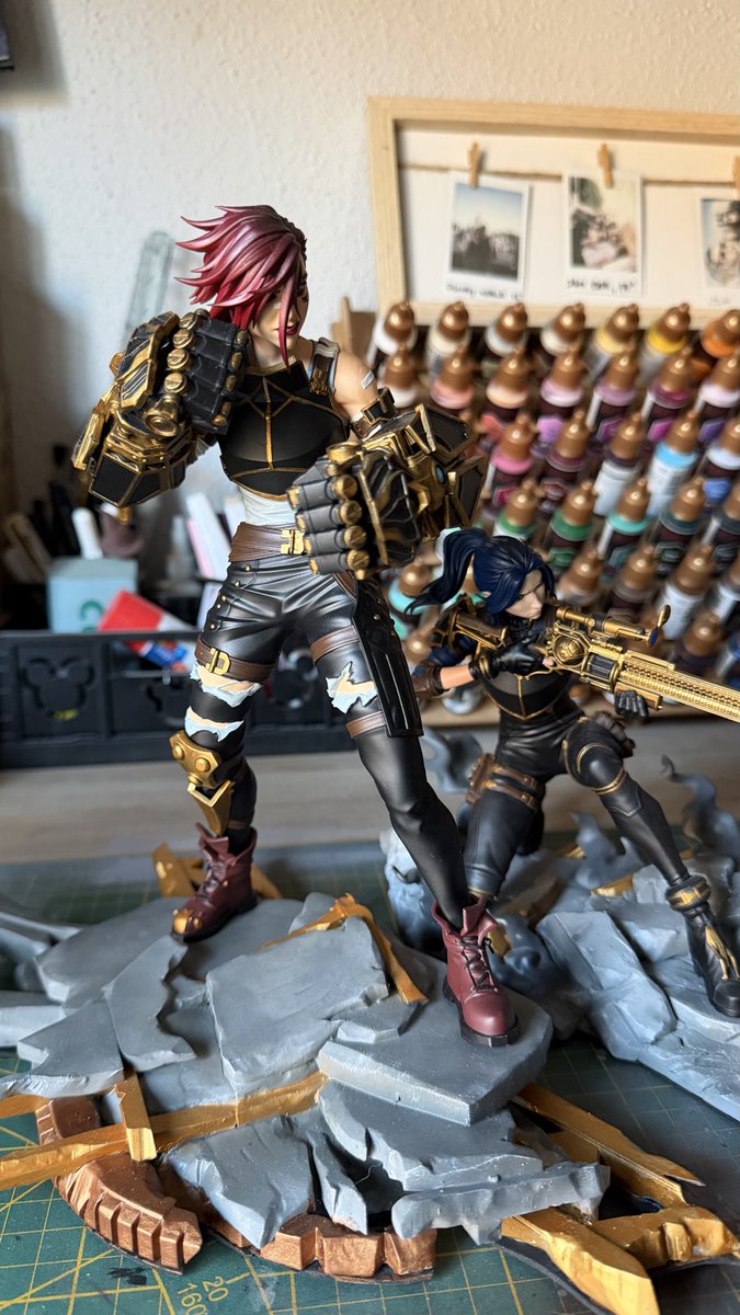 MiluIResk's tweet photo. Vi is finally done! Time to start the last piece of the diorama. Jinx coming next 👩🏻‍🎨🔥#arcane #vi #caitlynkiramman #caitvi https://t.co/v6Y2xc9moZ