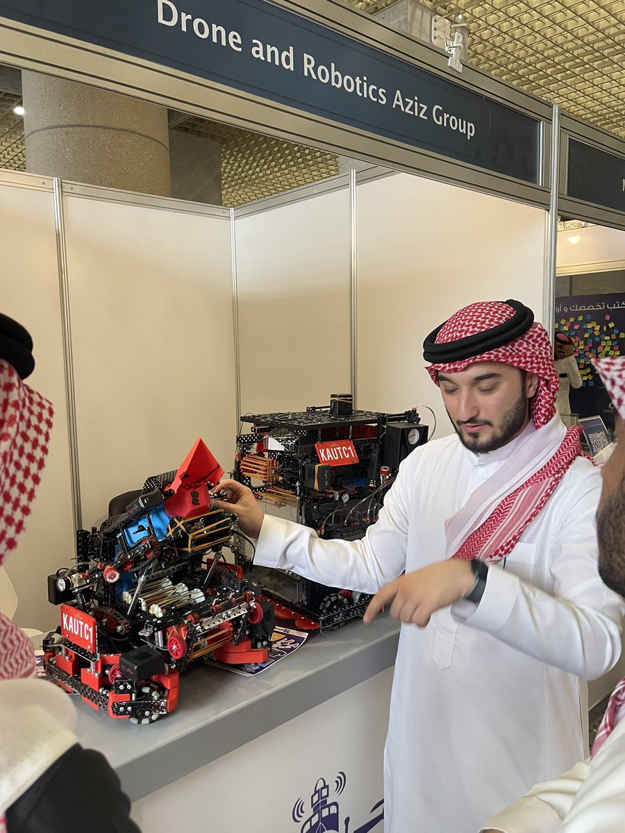 MENG_Faisal's tweet photo. ممثل الوطن يعود ليكمل مسيرته من جديد في جامعة المؤسس تحديداً اليوم الهندسي و العمراني 

#اليوم_الهندسي_والعمراني_٢٠٢٦ https://t.co/ne96NGuLYt