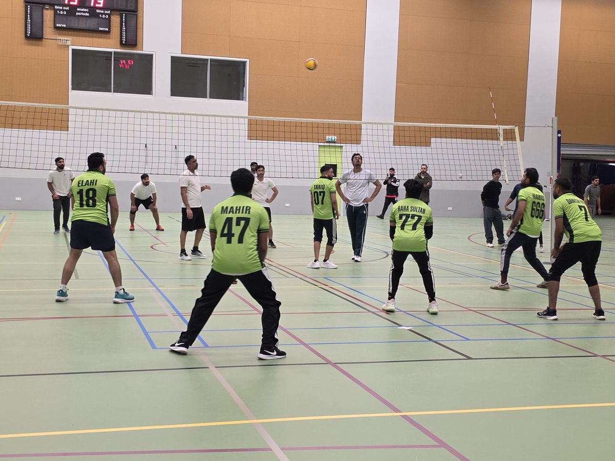 AlkmaarAMJO's tweet photo. Trots op onze jongeren uit Alkmaar! Samen met het regionale team Mahmood in actie tijdens het nationale toernooi. 🏐 Halve finale bereikt in het volleybal!
#MKAAlkmaar #RegioMahmood #MKANL #Volleyball https://t.co/j6lyJ2p5dx