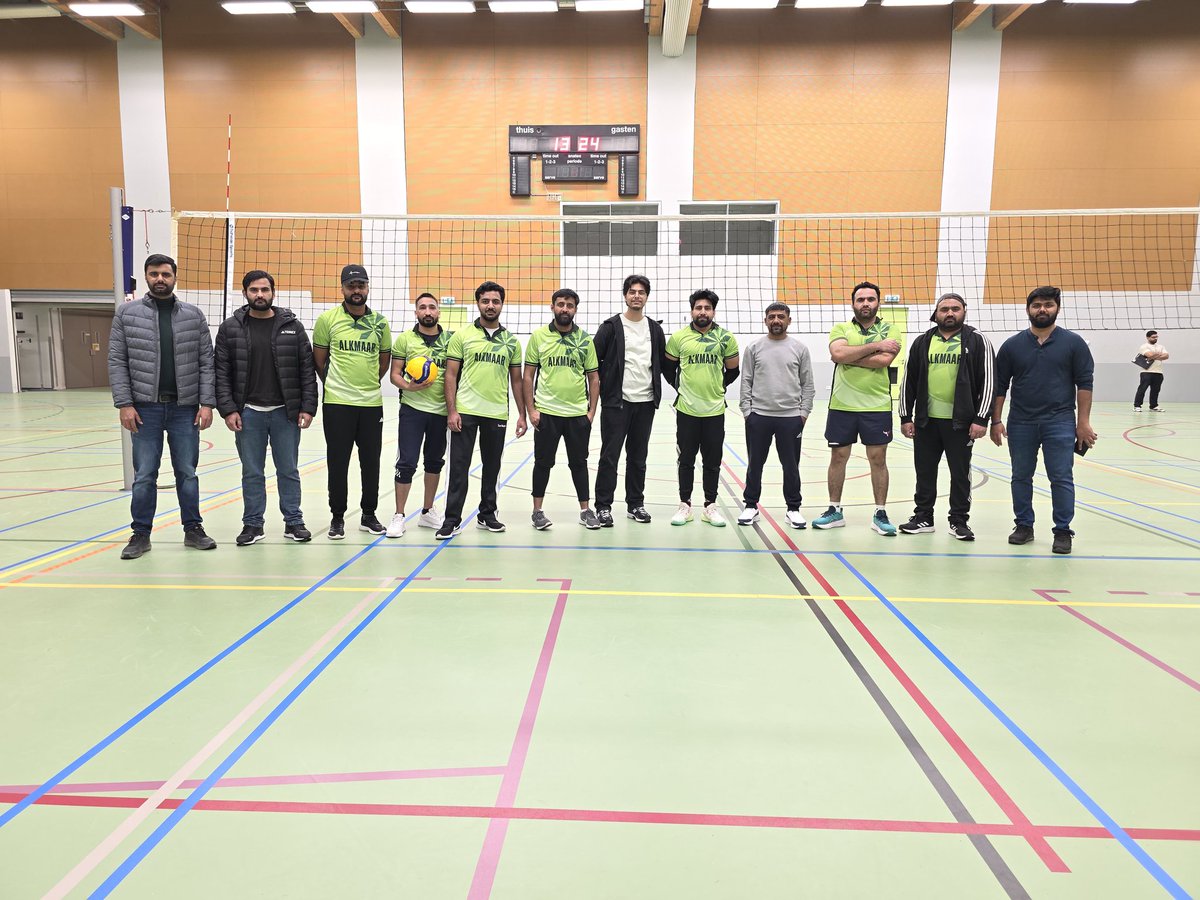 AlkmaarAMJO's tweet photo. Trots op onze jongeren uit Alkmaar! Samen met het regionale team Mahmood in actie tijdens het nationale toernooi. 🏐 Halve finale bereikt in het volleybal!
#MKAAlkmaar #RegioMahmood #MKANL #Volleyball https://t.co/j6lyJ2p5dx