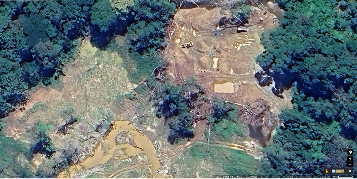 Napo: Ecocidio y violencia suspendidos indefinidamente. Reportaje gráfico
n9.cl/dqinx 
El Gobierno aumentó la vigilancia de manera que en la noche de ayer los sobrevuelos de helicóptero se escuchaban cerca de Tena, la capital de la  provincia. <a href="/FFAAECUADOR/">Fuerzas Armadas del Ecuador</a> #mineriaEc