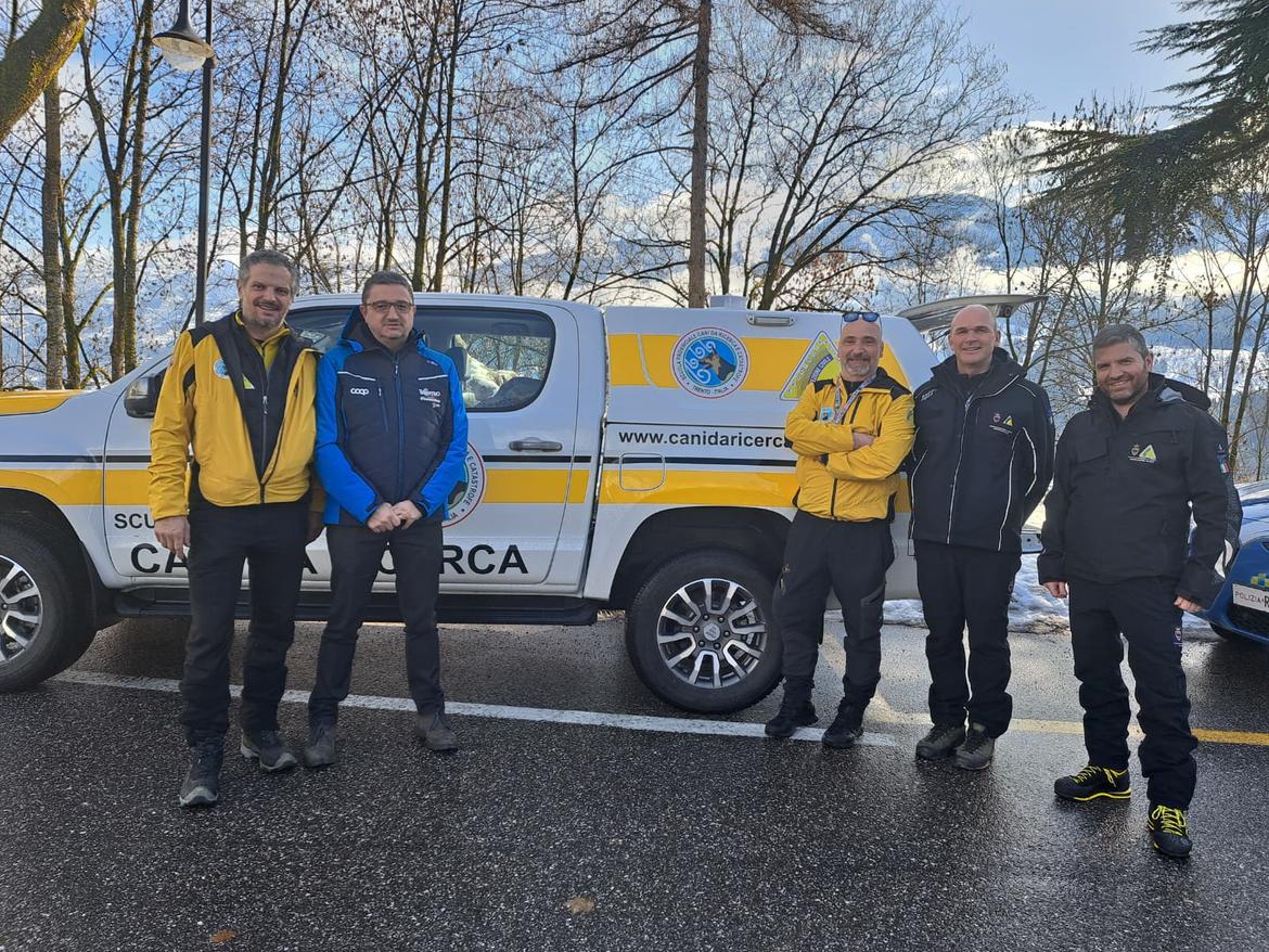 ProvinciaTrento's tweet photo. #Olimpiadi, oltre 1.600 operatori della @dpcpat1 impegnati per la sicurezza.
Domani l’apertura della Sala operativa presso la caserma dei Vigili del fuoco volontari di #Cavalese.
La notizia 👉🏼 https://t.co/w4xiKvvtdO #protezionecivile @milanocortina26 #Trentino #valdifiemme https://t.co/TDWuOEGn8g