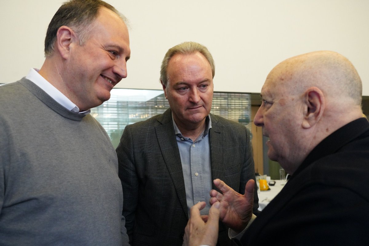 Alberto Fabra tweet media